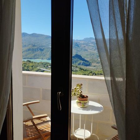B&B "Za' Vittoria"#Lagodibomba Buitenkant foto